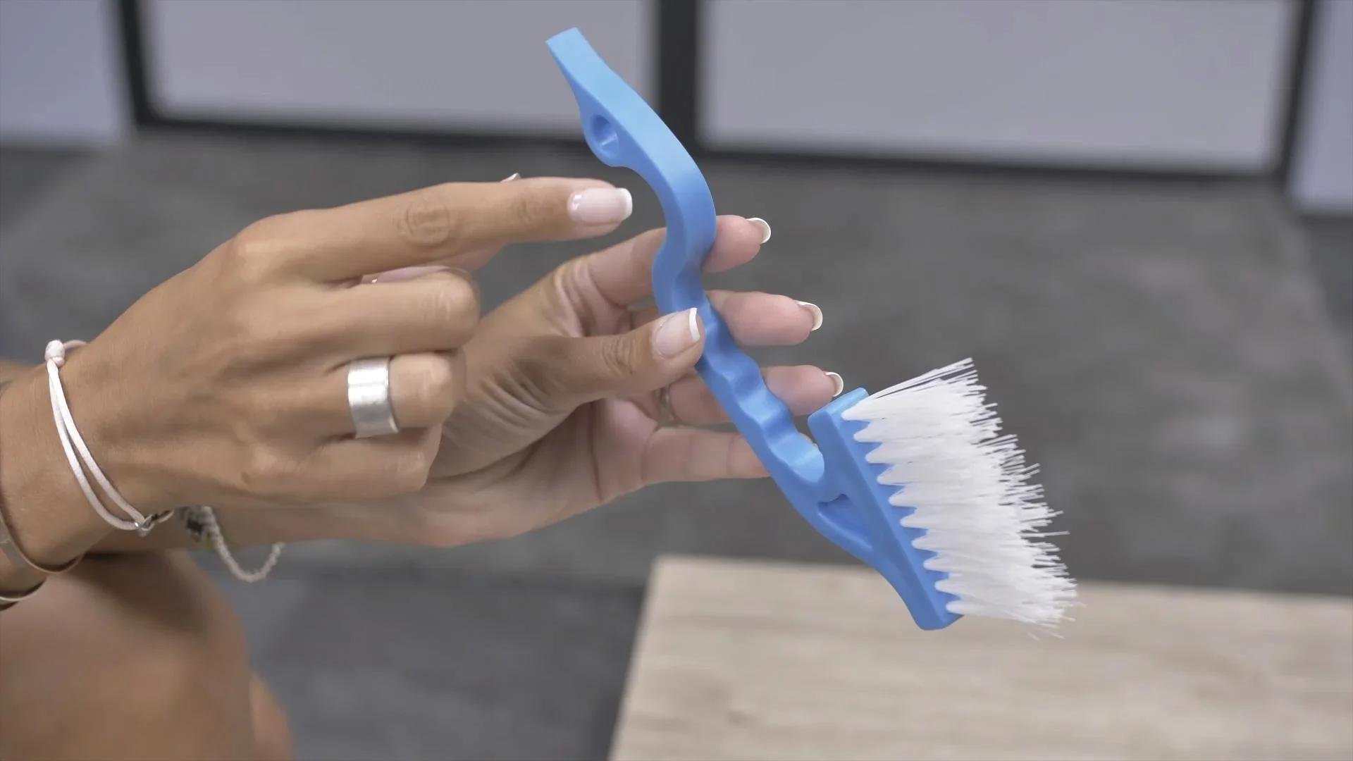 Fensterrahmenbürste 2in1 - 6