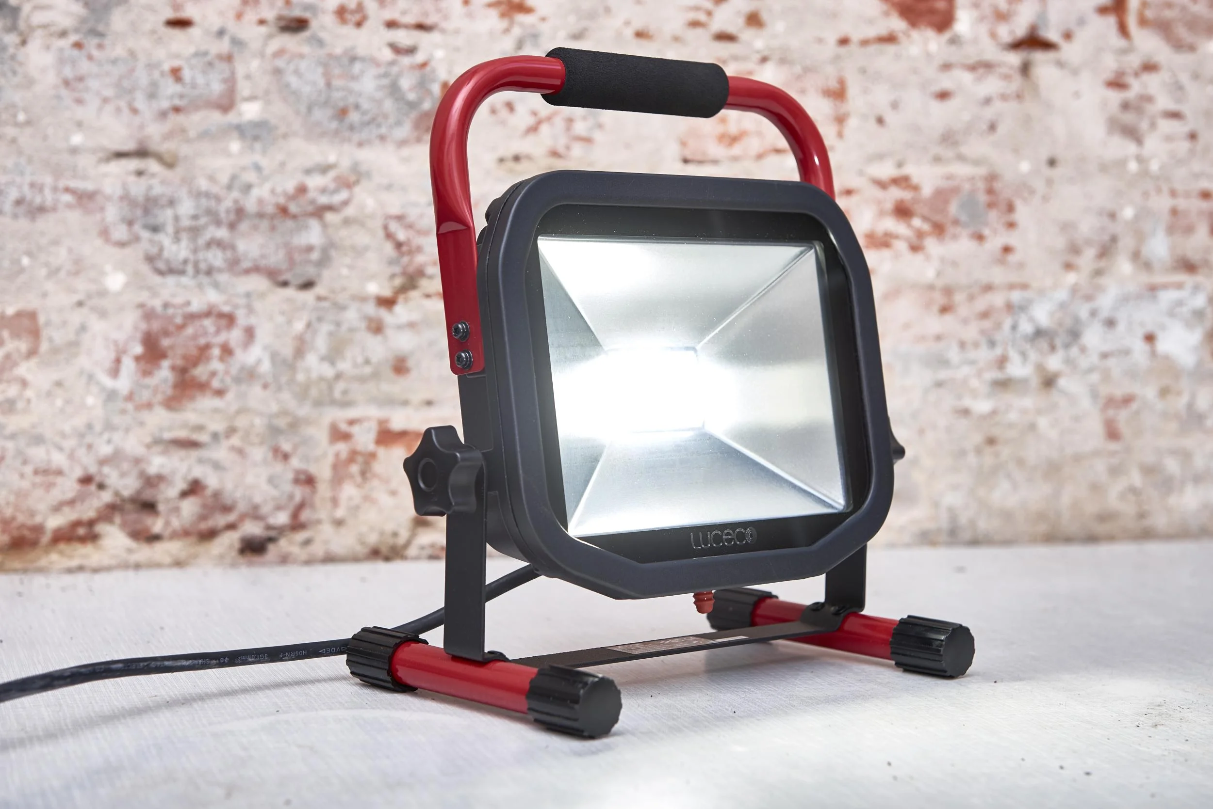 Flacher LED Baustrahler mit 38 Watt - 1