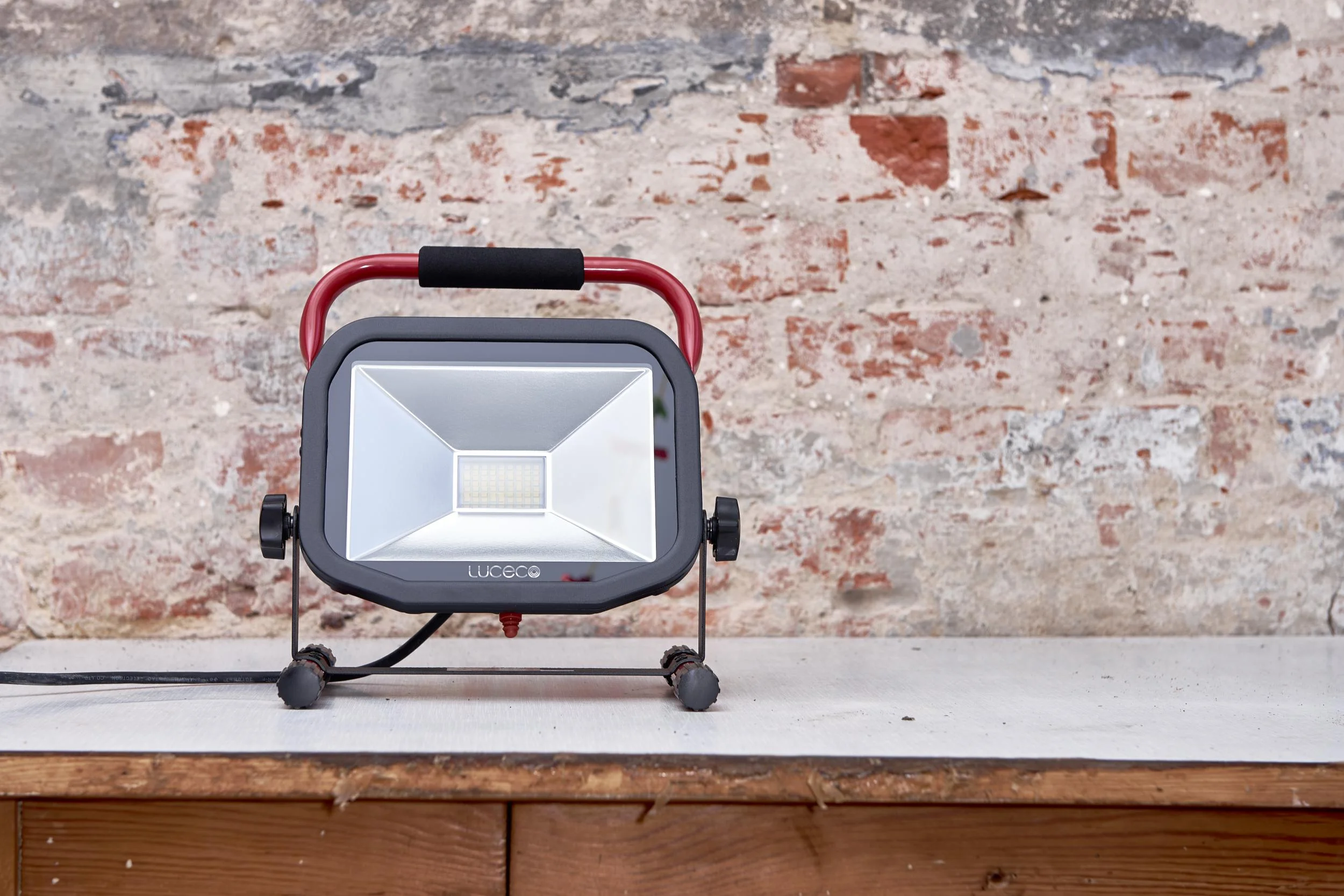 Flacher LED Baustrahler mit 38 Watt - 2