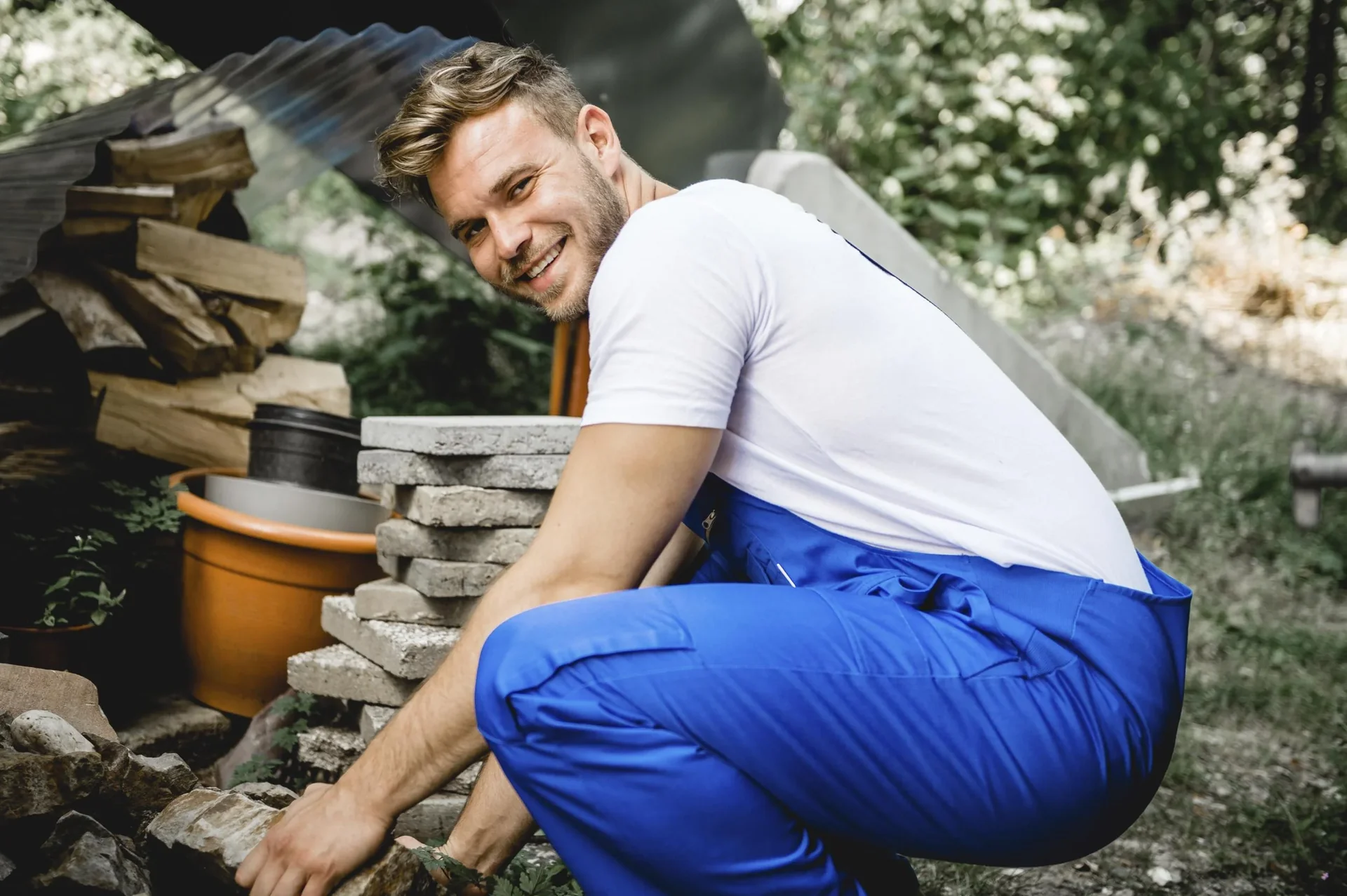 Latzhose mit seitlichen Dehnzonen, Farbe blau Gr.46 - 2