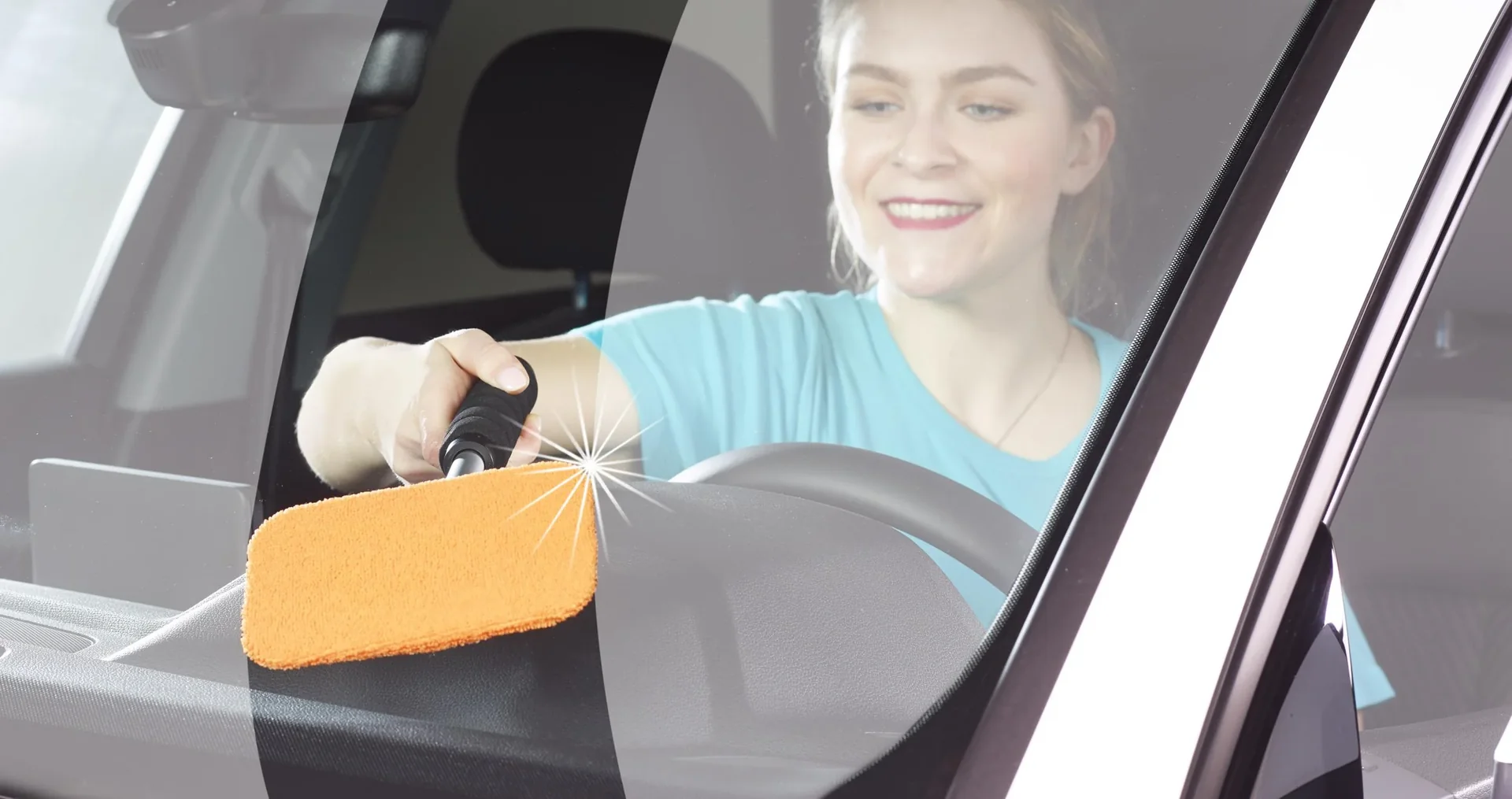 Autoscheiben-Innenreiniger inklusive Sprühflasche und Mikrofaserbezug - 0