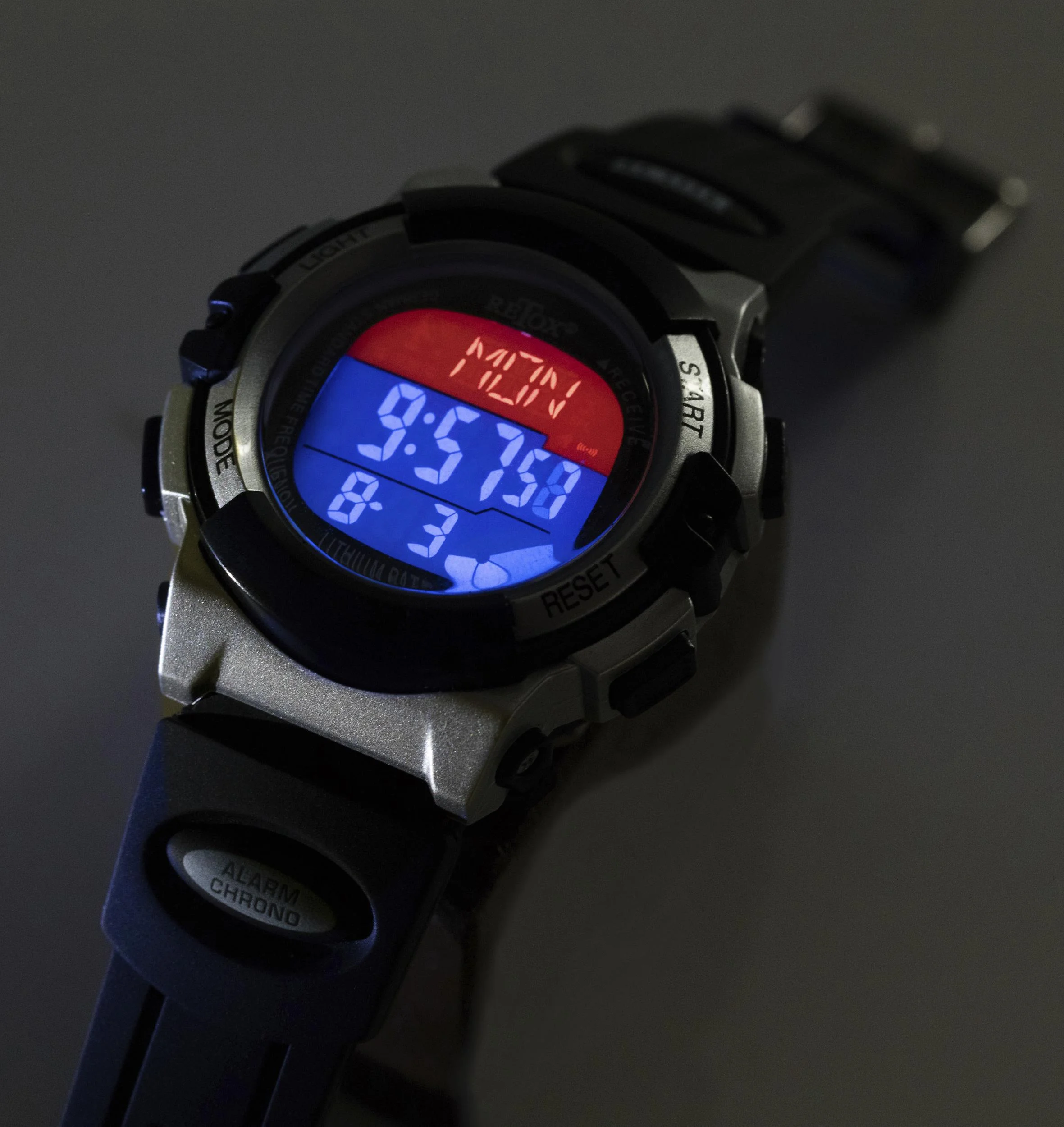 "RETOX" Funk LCD Armbanduhr mit Alarm, Stoppuhr + Datumanzeige, 3ATM - 0