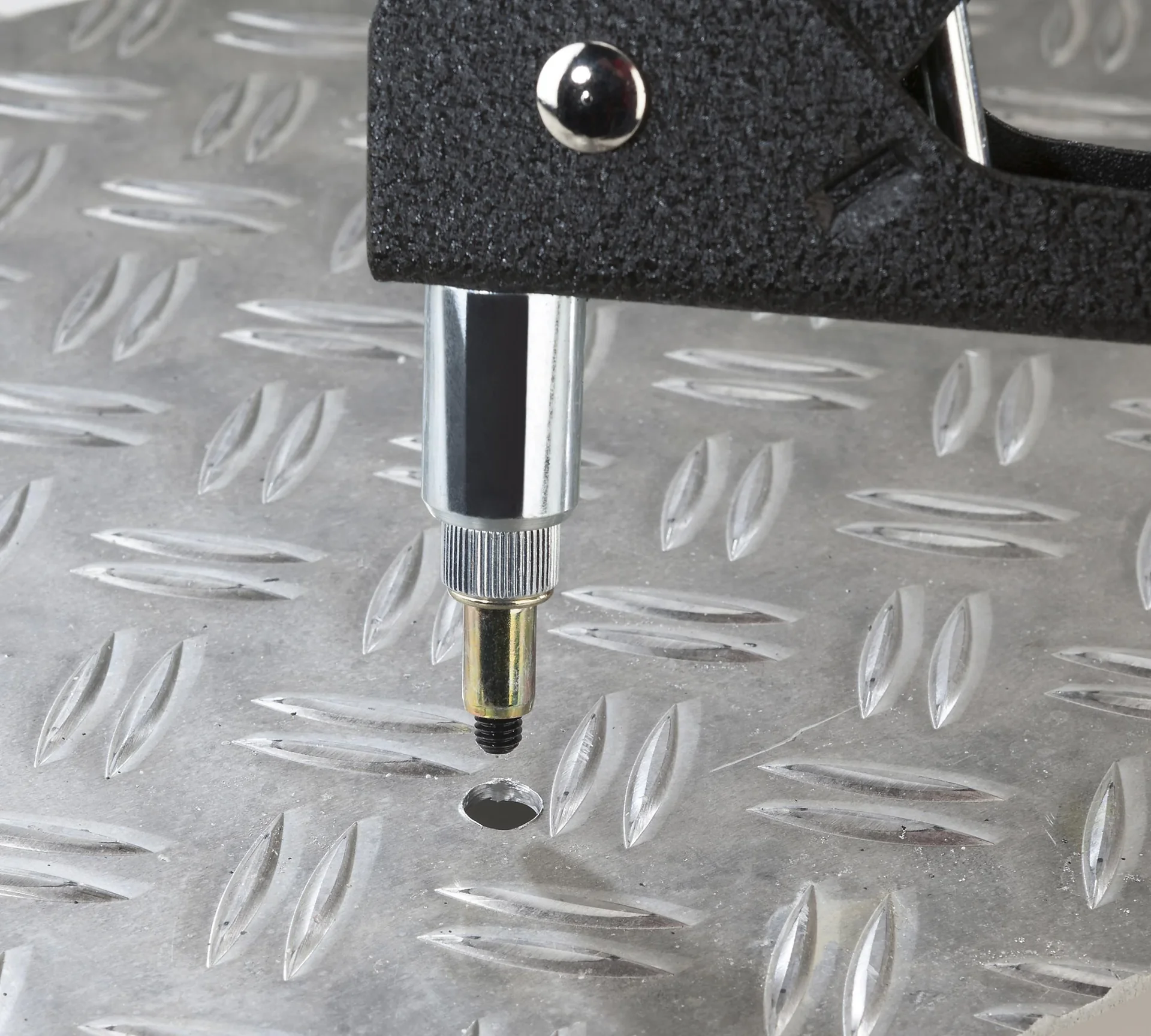 Mutternnietzange für M3 - M8 - 4