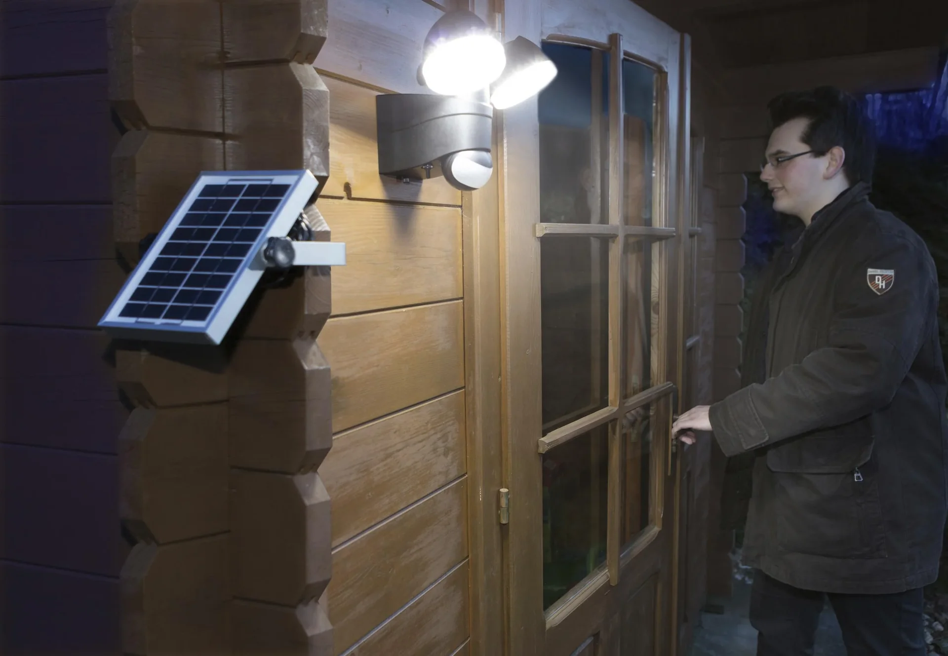 Duo Strahler mit Solarpanel und Bewegungsmelder - 1