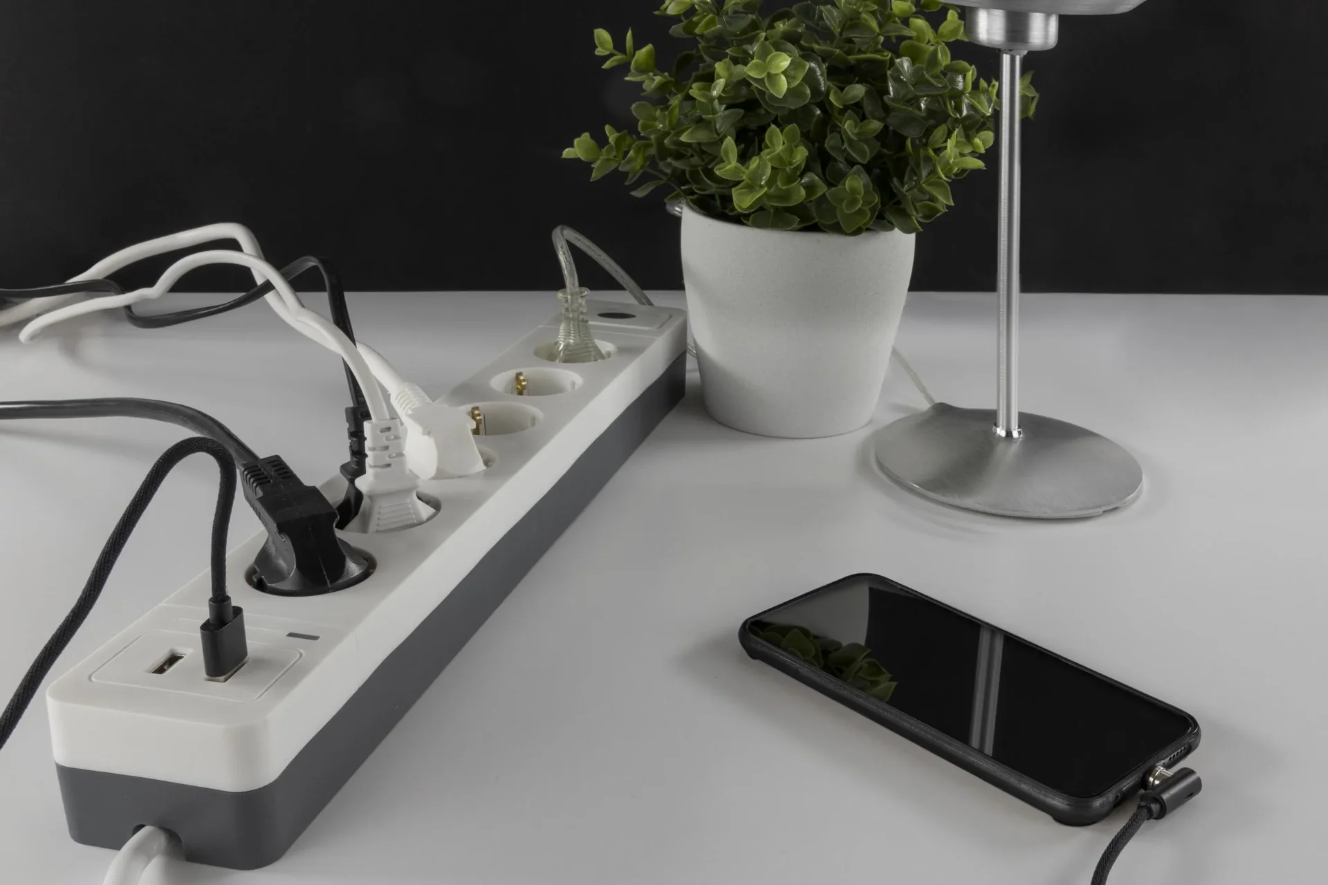 3fach Steckdosenleiste mit Kombistecksystem - 1