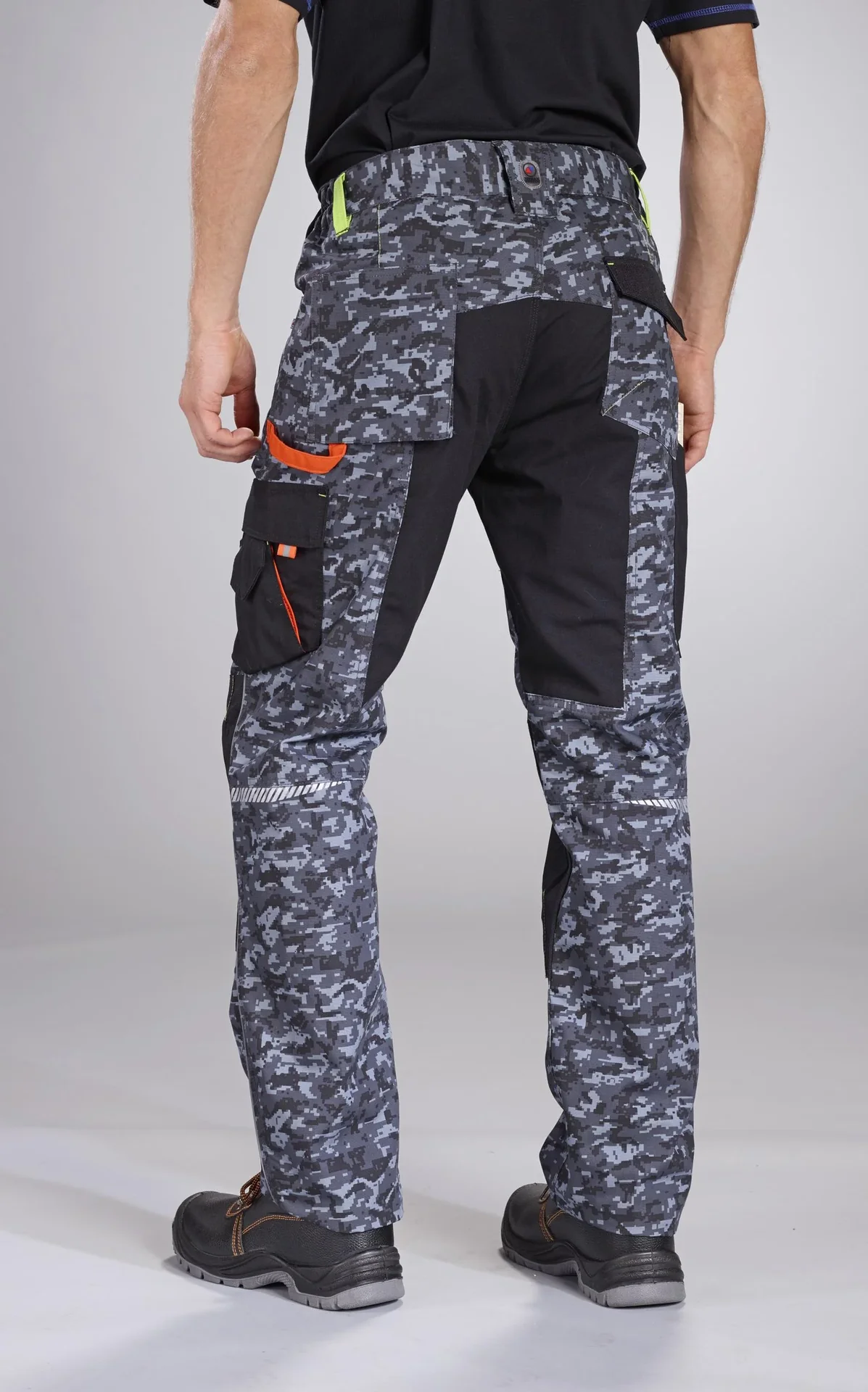 Bundhose mit Pixelprint, Gr.48 - 4