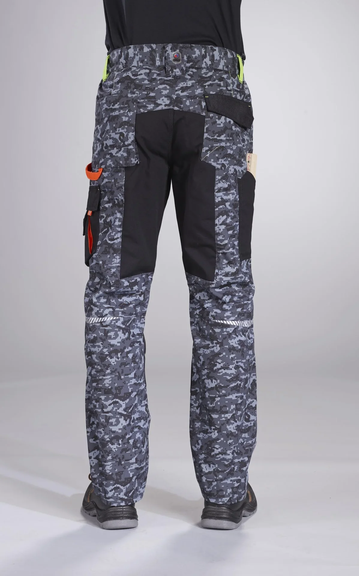 Bundhose mit Pixelprint, Gr.48 - 10