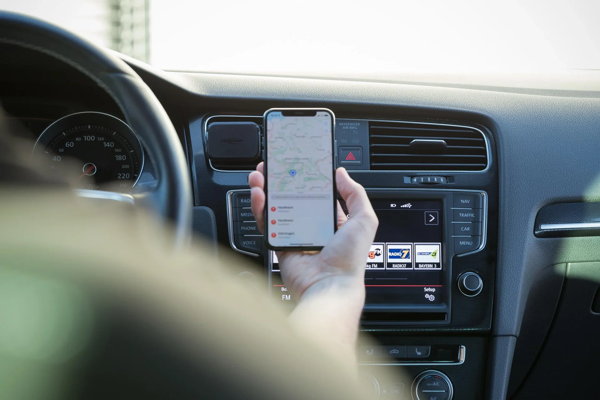 Magnetische Smartphonehalterung für Kfz - 2