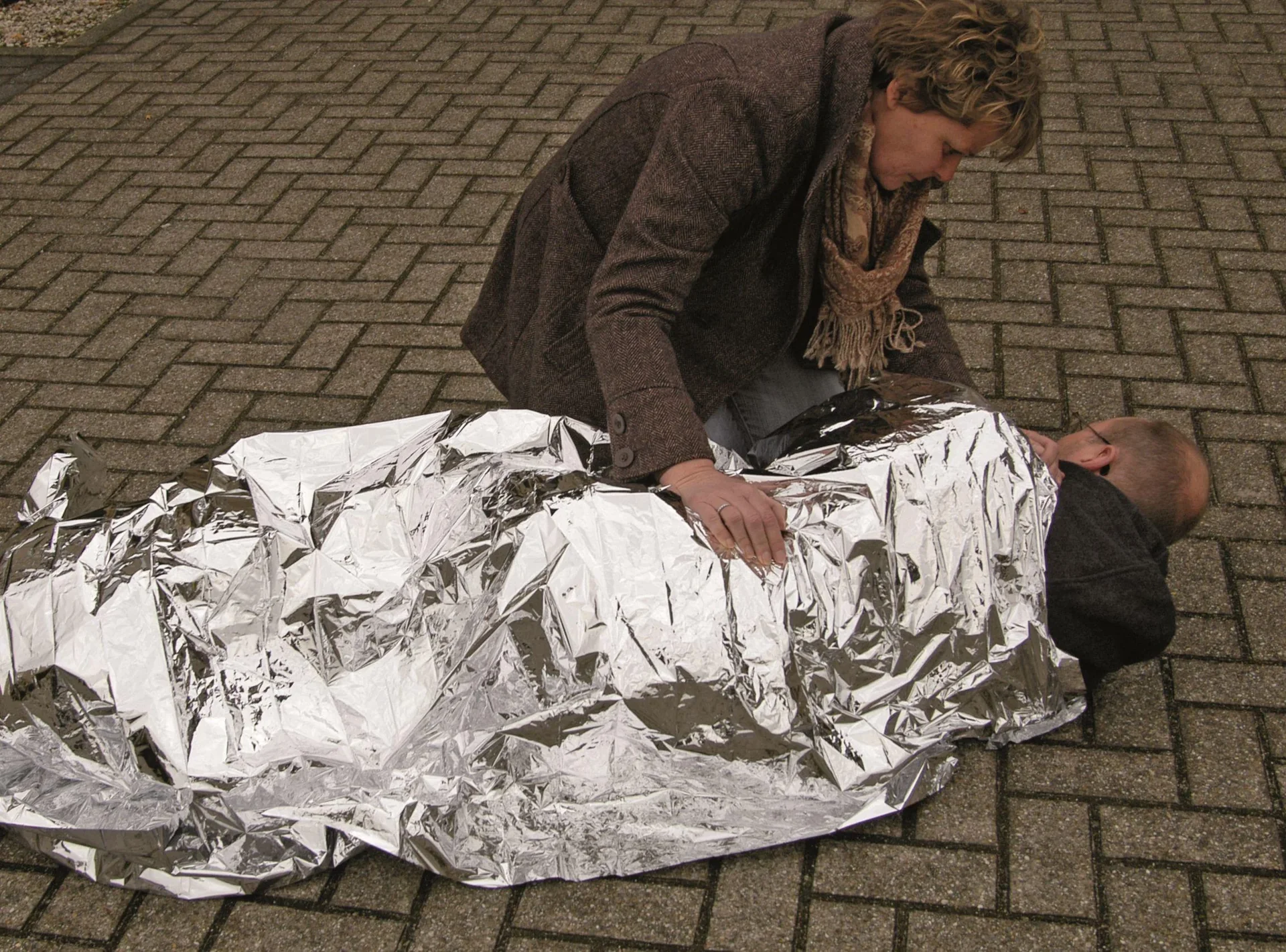 Rettungsdecke 210 cm x 160 cm - 2