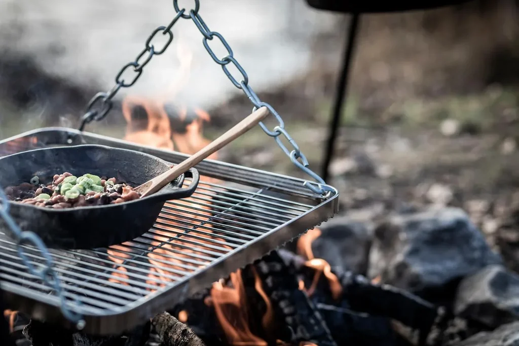Feuerpfanne mit zwei Henkeln