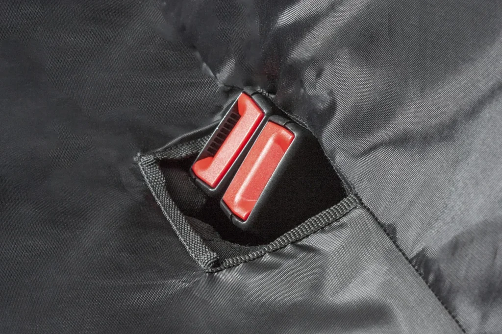 Schonbezug für Rückbank Universalgröße mit Gurtführung Outdoor Sports schwarz
