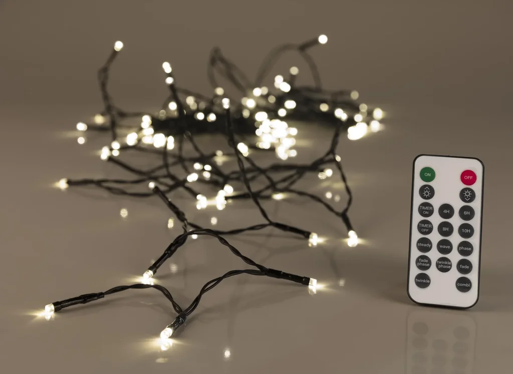 Lichterkette mit 100 warmweißen LEDs, IP44, mit Fernbedienung