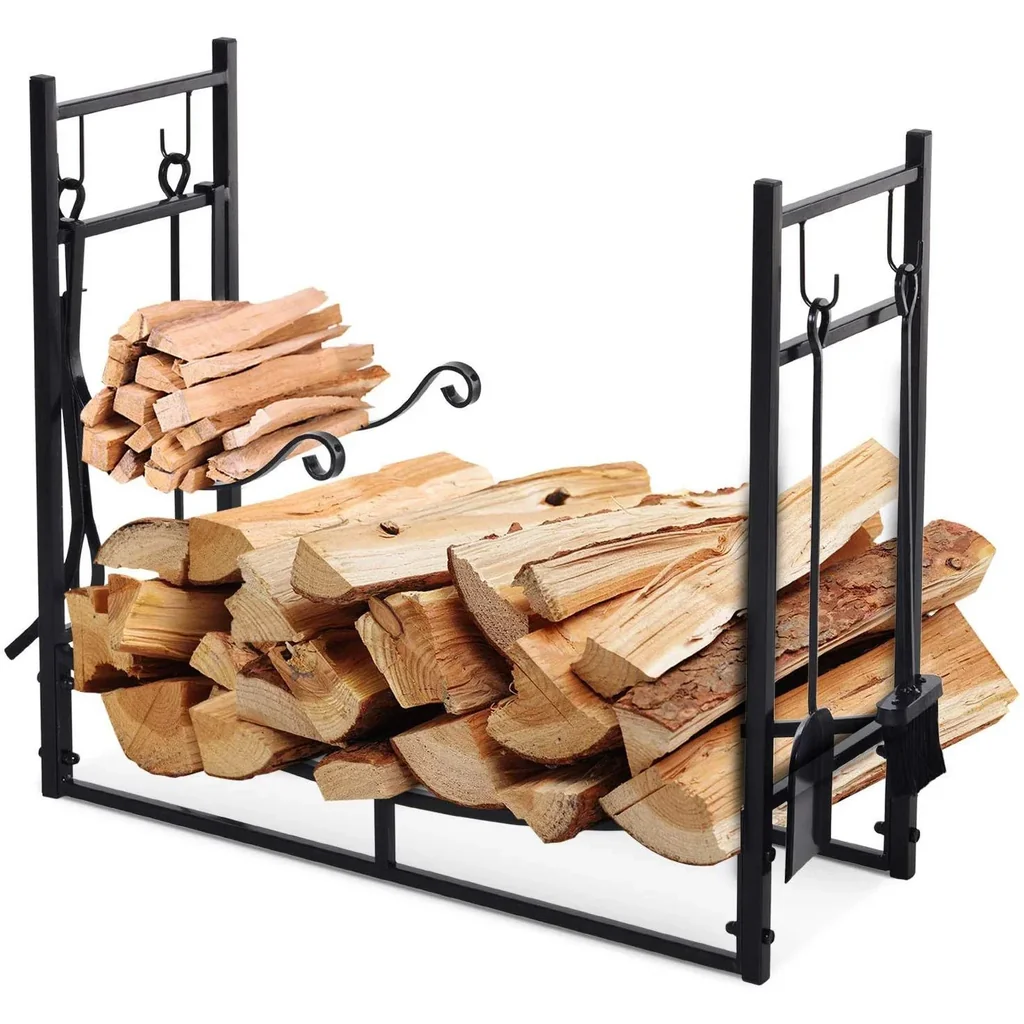 Kaminholzregal mit leicht geschwungener Halterungen