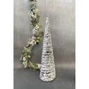 Dekorativer Lichtkegel - Pyramide mit Schnee - 30 LED - H60cm - Rattan