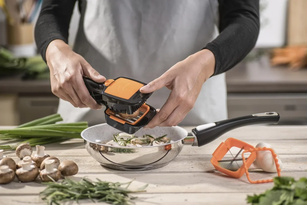 5 in 1 Gemüseschneider „Nicer Dicer Quick“, Handgerät, Schwarz/ Orange, 5-teilig