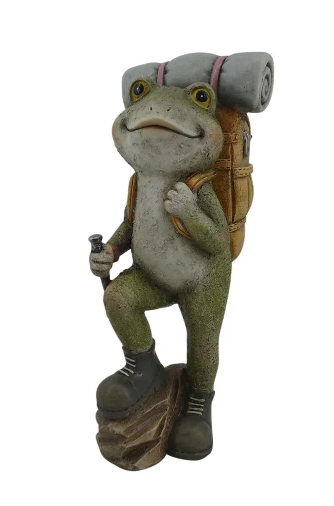 Frosch stehend mit Rucksack aus Polyresin
