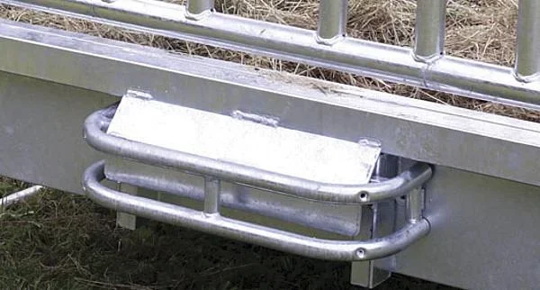 Dreipunkt-Schutzbügel für Viereckraufen Profi und Compact