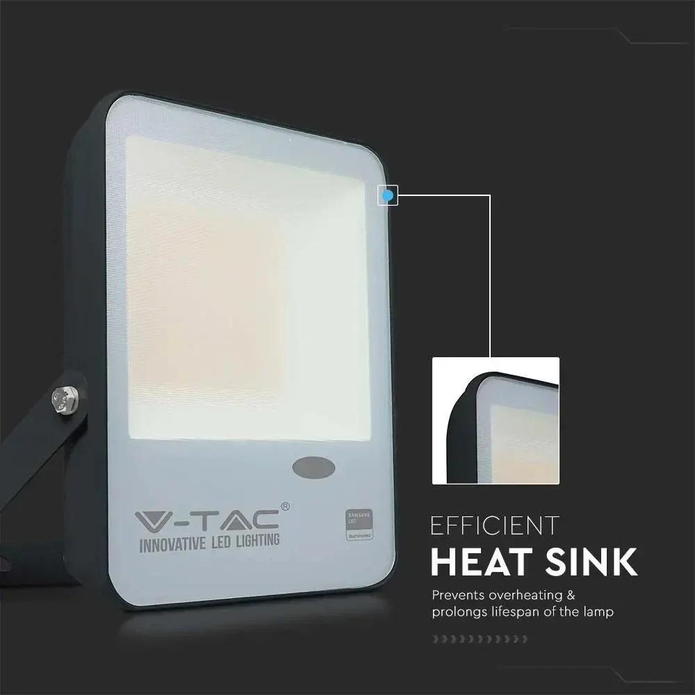 VT-37S LED-Flutlicht mit Tag/Nacht-Sensor - 30 W - 3000 Lm - 3000K - schwarz