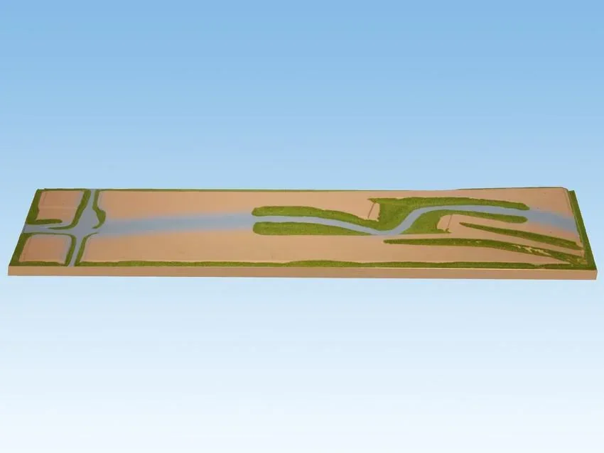 Anbauteil Vorfeld - 140 x 31 cm, kürzbar auf 125 cm, Spur N, Z, koloriert und begrast, auf Holzrahmen