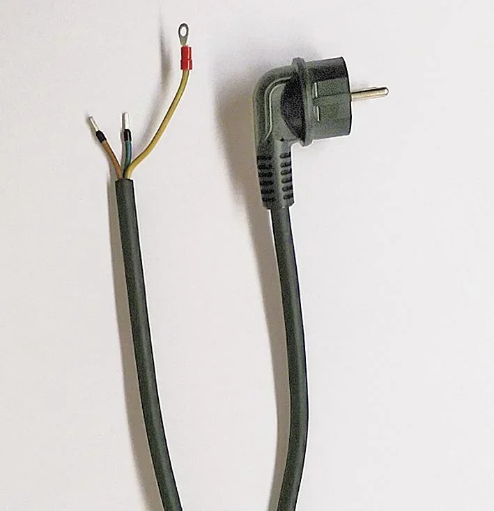 Kabel H07RN-F3G 1,5mm², L=3 m, mit Winkelstecker, konfektioniert.