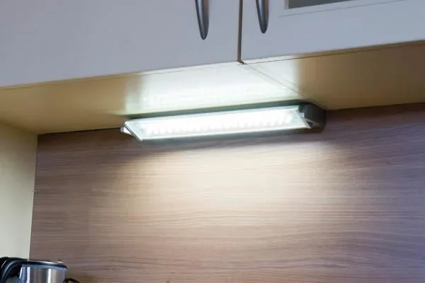 LED Unterbauleuchte Miami, 150 LEDs/ 850 mm/ 9 W/ 850 Im