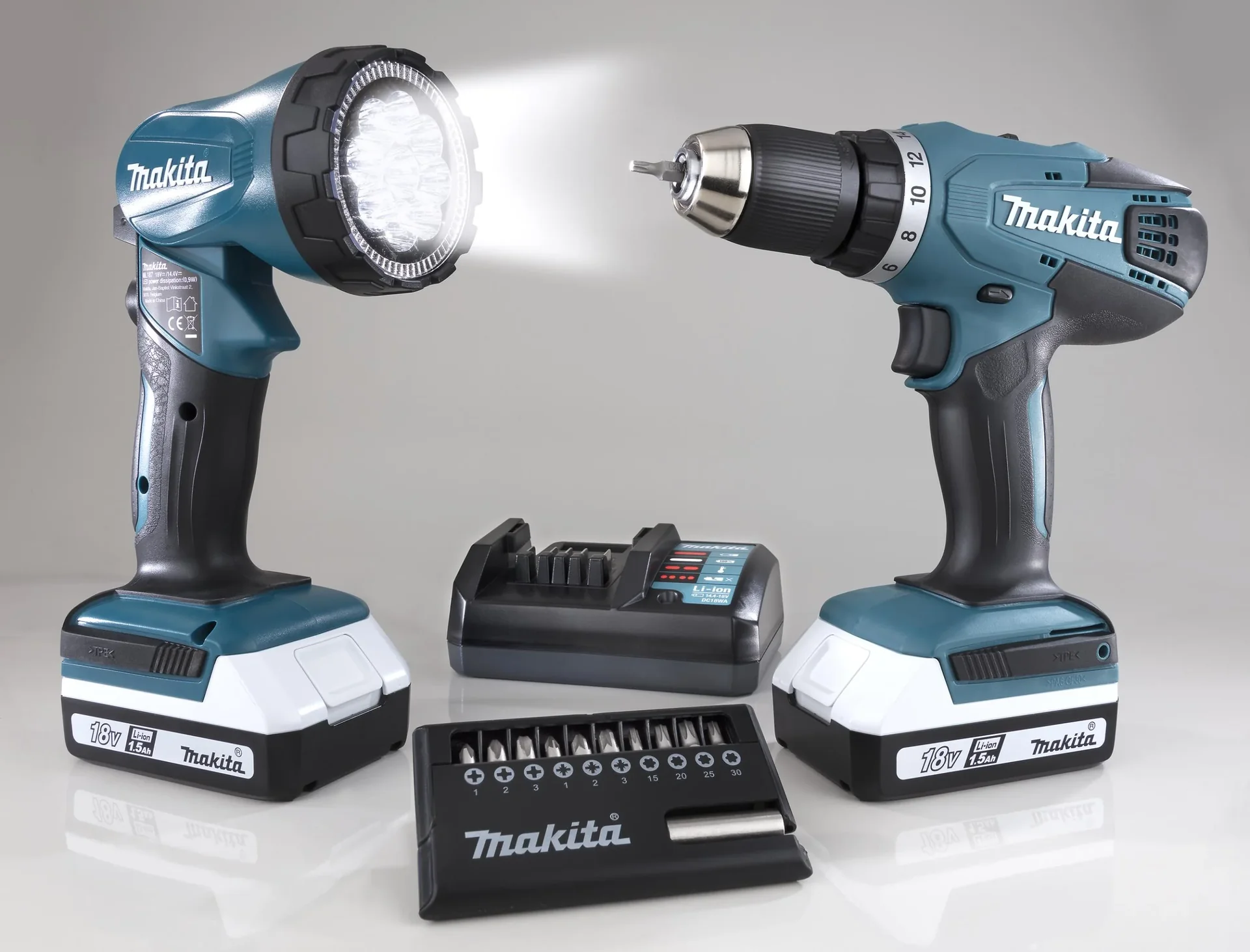 Akku-Bohrschrauber DF457DWLX181 18 Volt inklusive Akku-Lampe