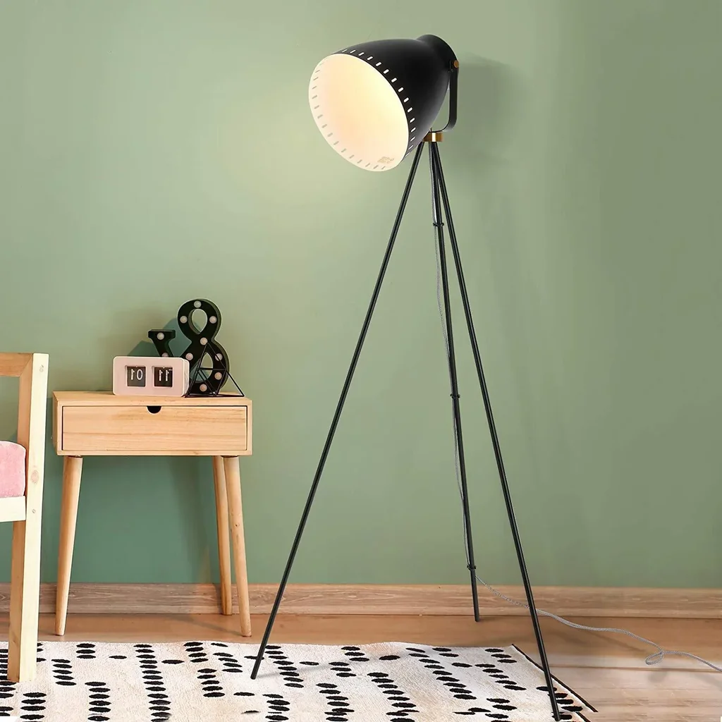 Tripod-Stehlampe