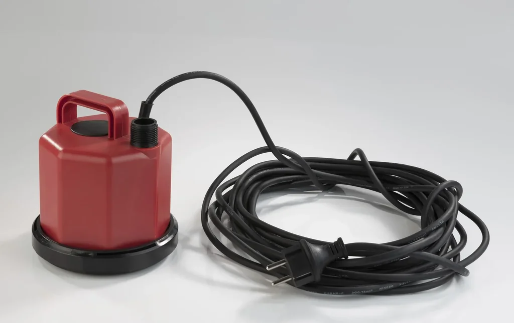 Flachsauger-Tauchpumpe, flachsaugend bis 3 mm, 80 Watt