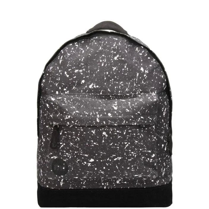 Rucksack bespritzt
