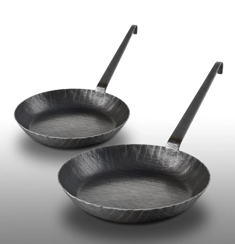 Schmiedeeiserne Bratpfanne, mit hohem Rand und Hakenstiel, Ø 28 x 4,2 cm