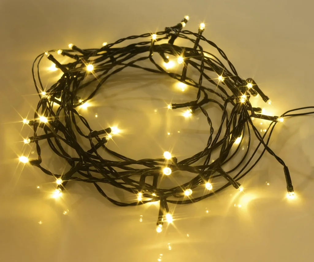 LED-Lichterkette mit 48 warmweißen LEDs, 3,6 m, IP44, batteriebetrieben (Batterien nicht enthalten)
