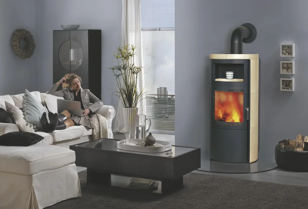 Kaminofen Vito WW ECOplus (8,4 kW) creme, Feinstaubfilter, Dauerbrand, Automatik, Externe Zuluft, Warmwasser