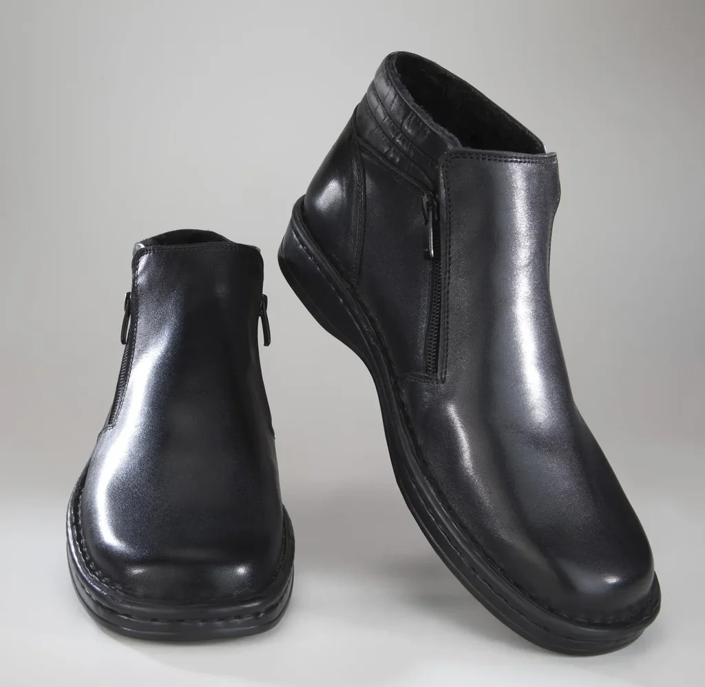 Herren Halbstiefel mit Reißverschlüssen und Warmfutter, Farbe schwarz, Gr. 40
