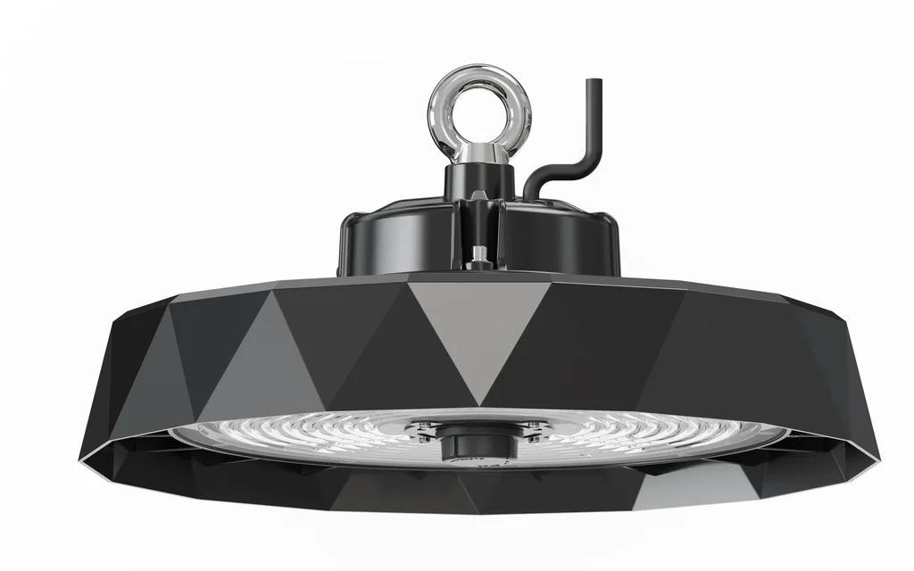 Die LED-HighBay PRO mit Diamant Design bietet 200 W, 30000 lm, 5000 K, IP65 Schutz, Philips Netzteil & Lumileds LED