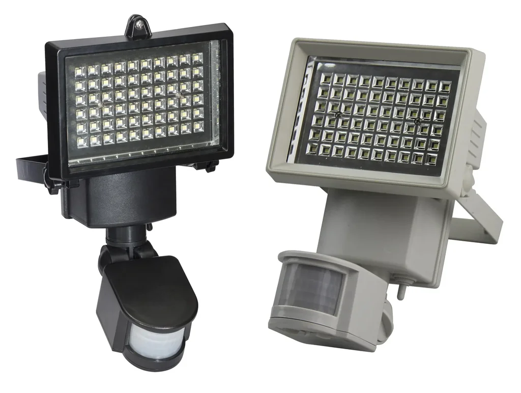 Solar Wandleuchte in weiß mit separatem Solarpanel