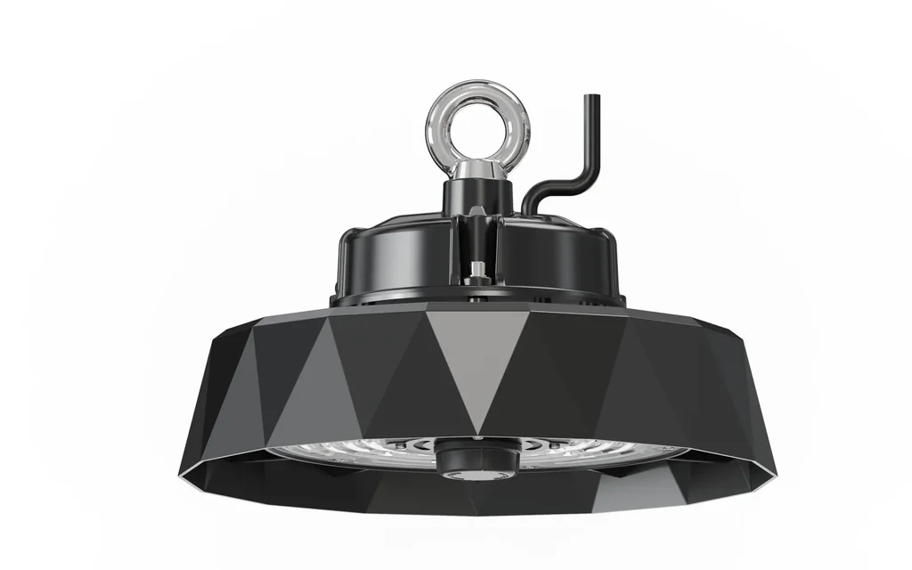 Die LED-HighBay PRO mit Diamant Design bietet 100 W, 15000 lm, 5000 K, IP65 Schutz, Philips Netzteil & Lumileds LED