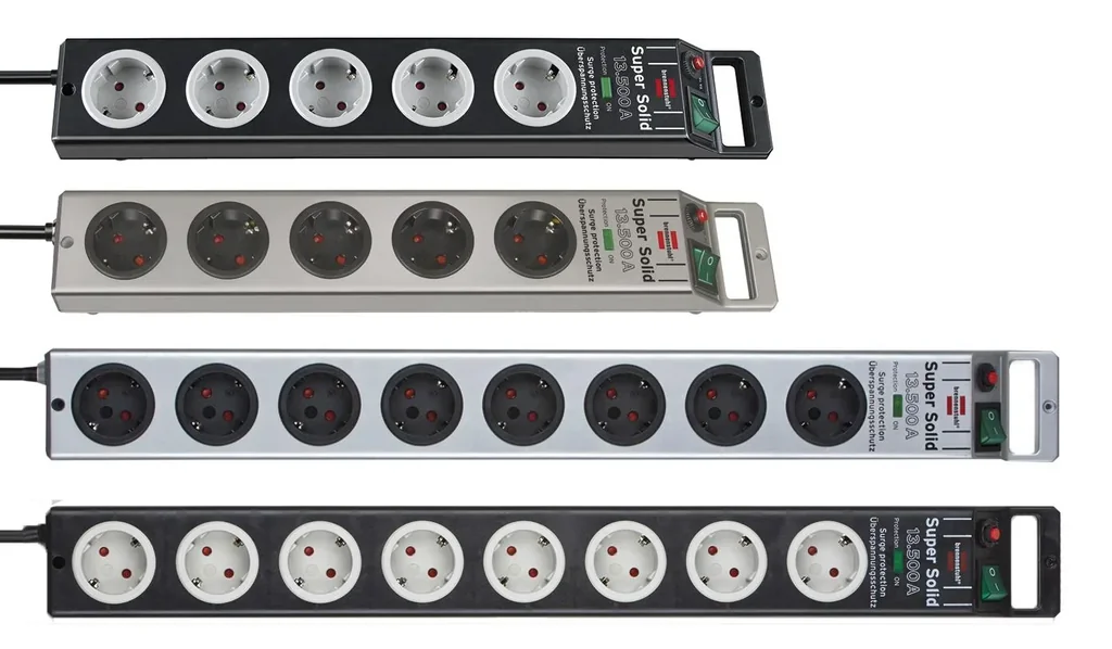Steckdosenleiste Super-Solid 8-fach mit 13500 A Überspannungsschutz, silber
