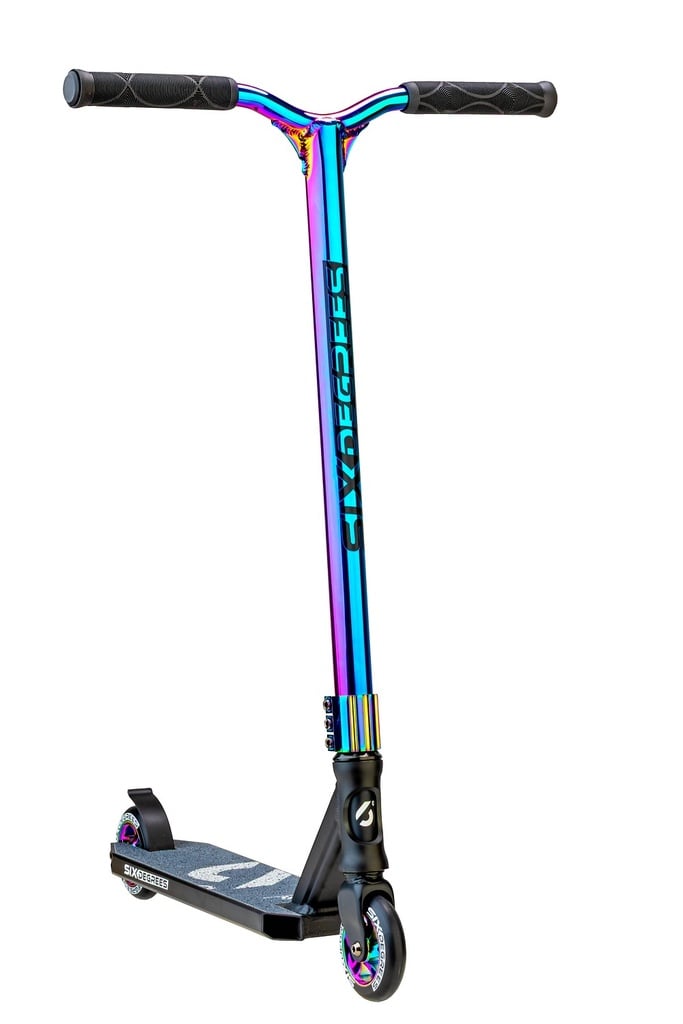 SIX DEGREES Stuntscooter mit verstärktem Wing-Lenker, HIC Compression-System, 100 mm, ABEC 9, 360° Lenkung, neochrome