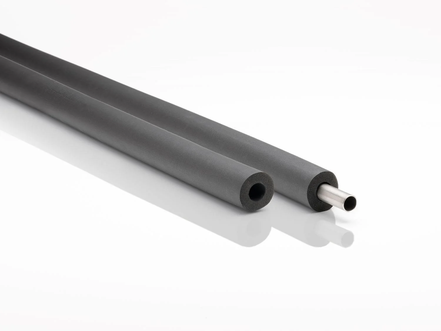 Rohrisolierung, Rohrdämmung 2m, Flexibel, Schwarz 28x20 mm