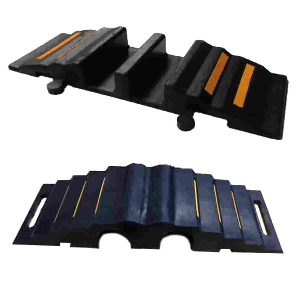 Schlauchbrücke, Kabelschutzbrücke, Überfahrschutz, offen & geschlossen