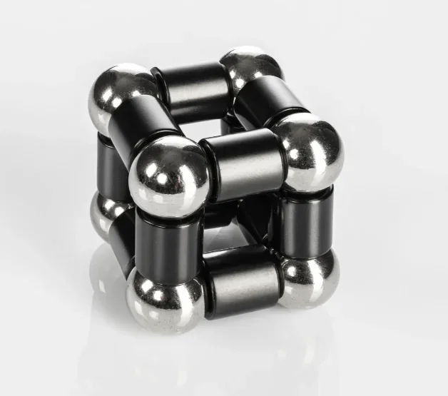 Magnetischer Kugelschreiber in der Farbe: schwarz