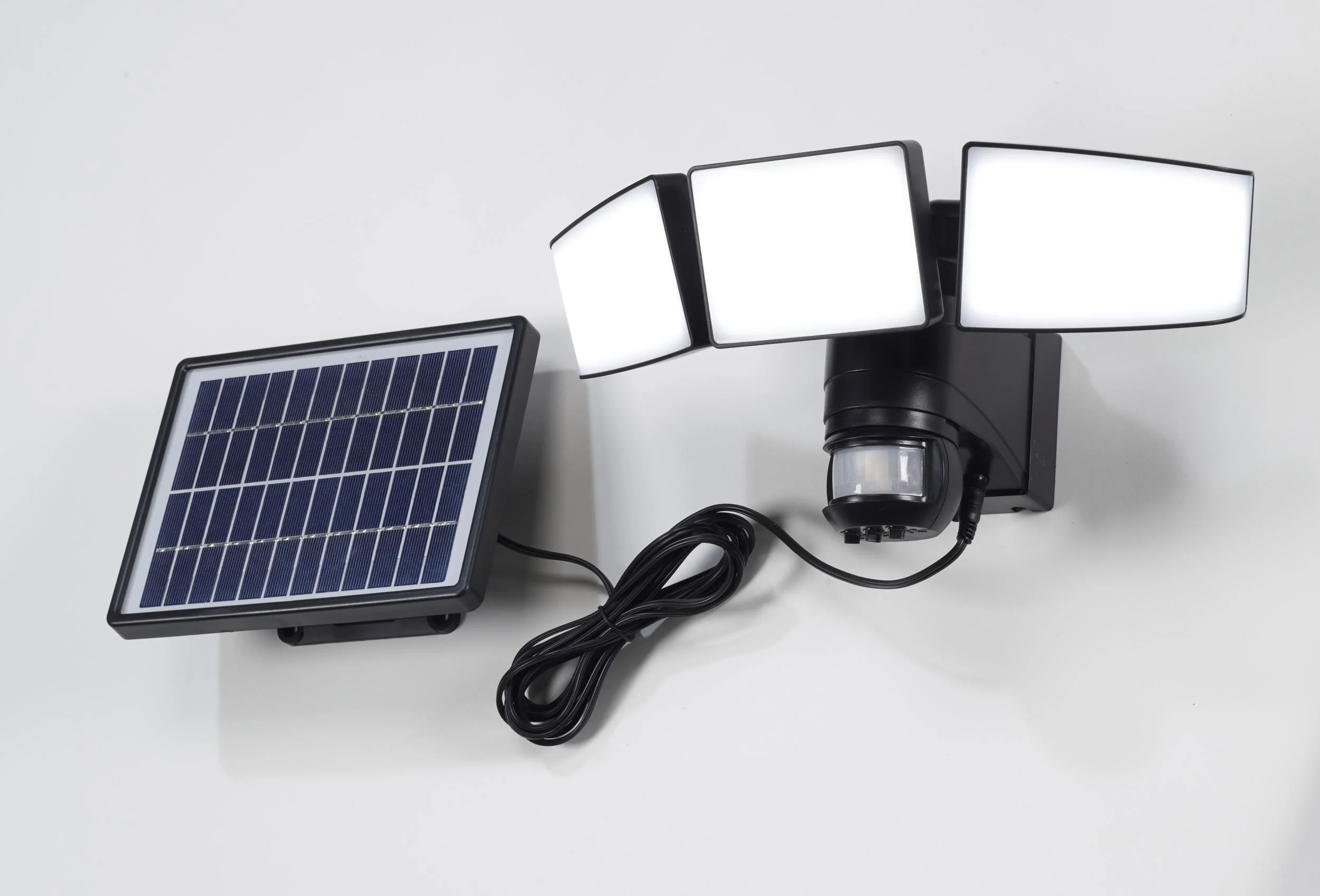 Solar LED Fluter, 15 Watt mit Bewegungsmelder