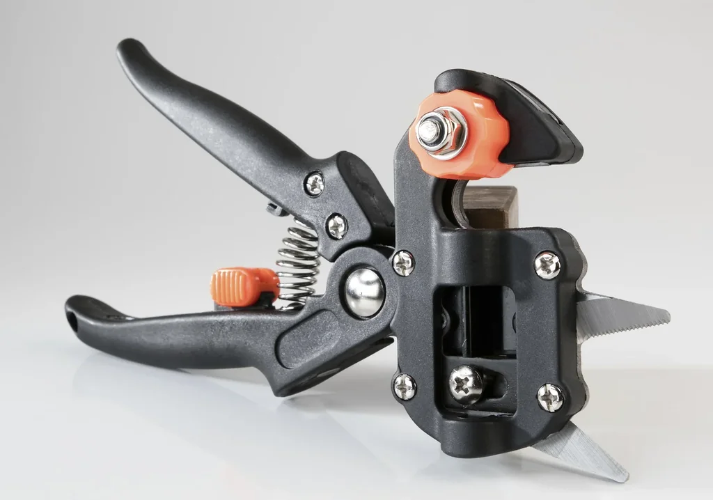 Veredelungs-Set mit 2 Ersatz- Omega- Messern, Umrüstwerkzeug und hochwertiger Aufbewahrungtasche