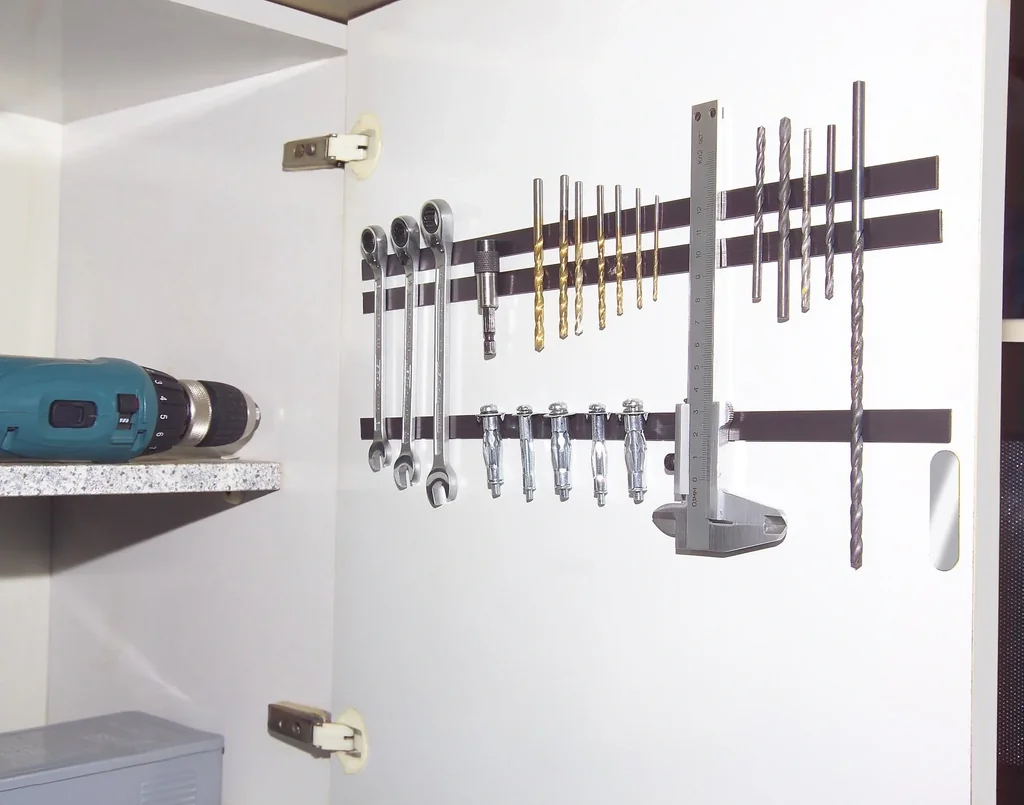 Selbstklebendes Magnetband 10 m