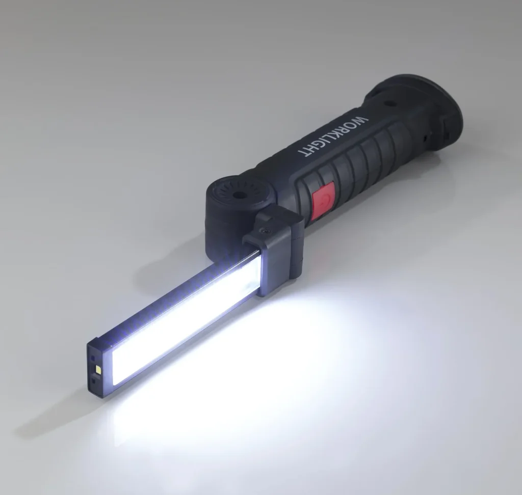 Arbeitslicht samt schwenkbarem Arm, wiederaufladbar