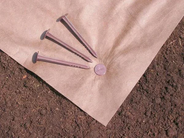 BIO MULCH VLIES 10X3M + Erdnägel