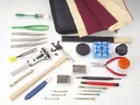 Großes Uhren Werkzeug Set, 28-teilig im hochwertigem Kunstleder Etui