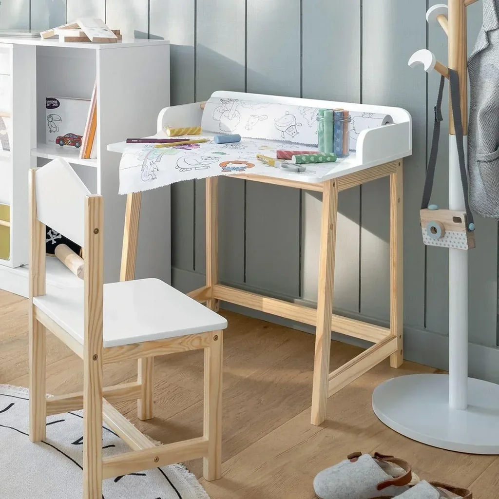 SET - Kinderschreibtisch und Stuhl - Weiß