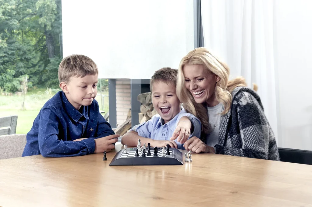 SchachcomputerChess Genius Pro