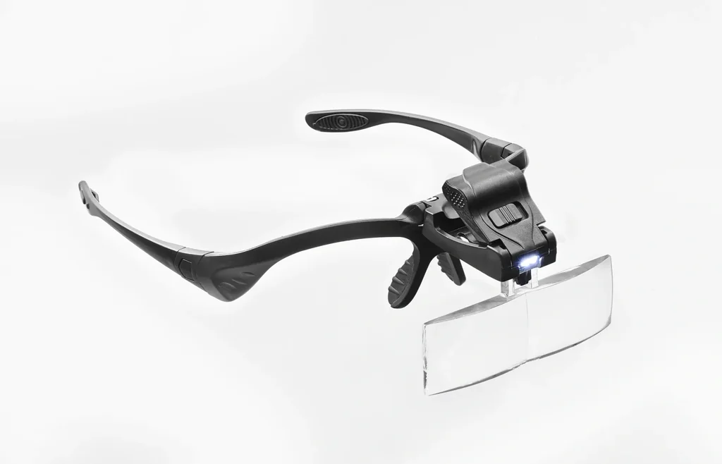 LED-Lupenbrille mit 5 Vergrößerungseinsätzen